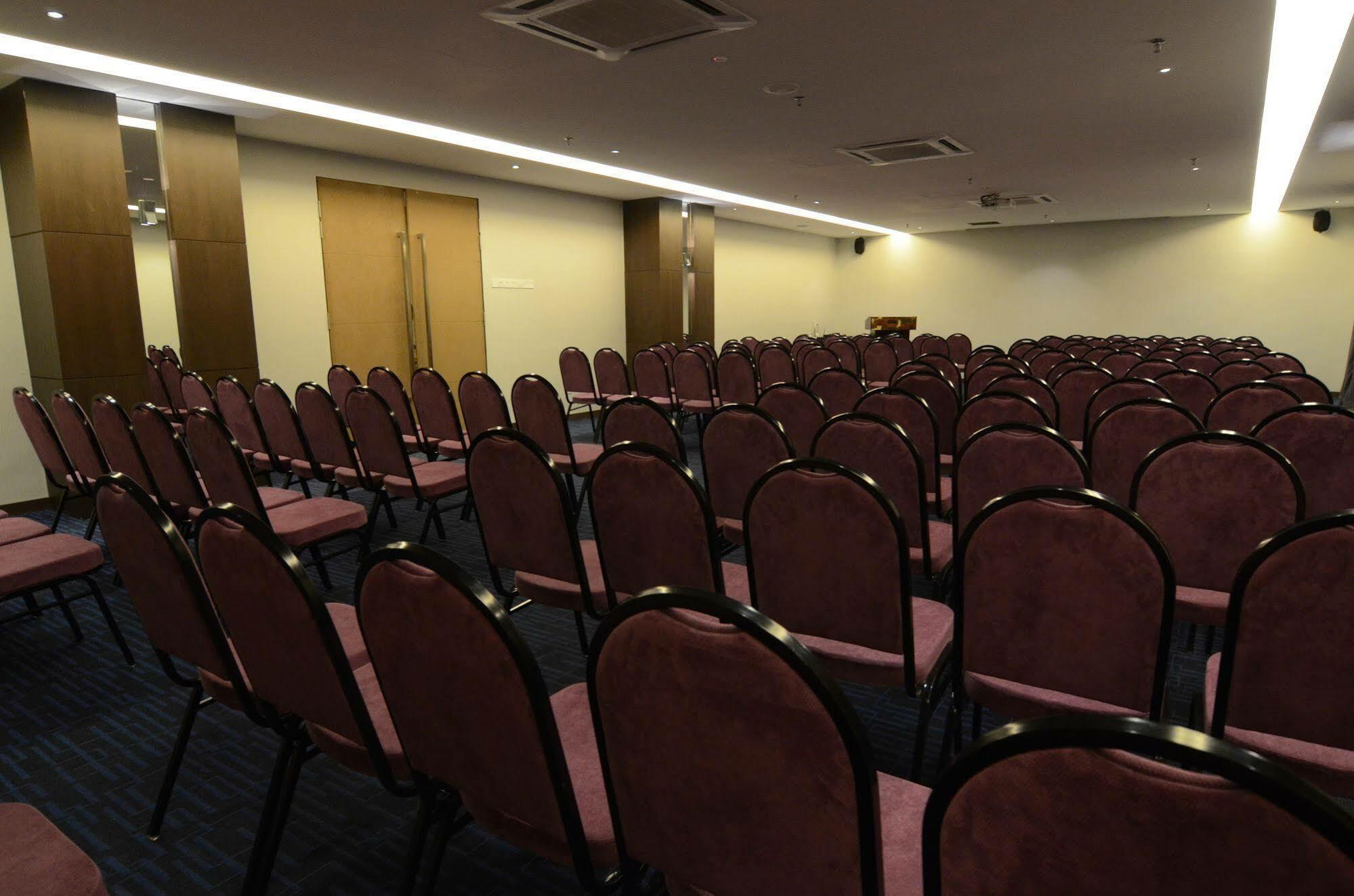 The Leverage Business Hotel Johor Bahru Zewnętrze zdjęcie